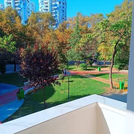 Ovi 2 * Тирана
